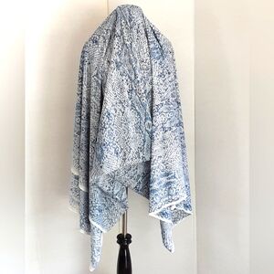 Blue White Animal Print 100% Polyester Soft Silky Fabric 5.4 Yards